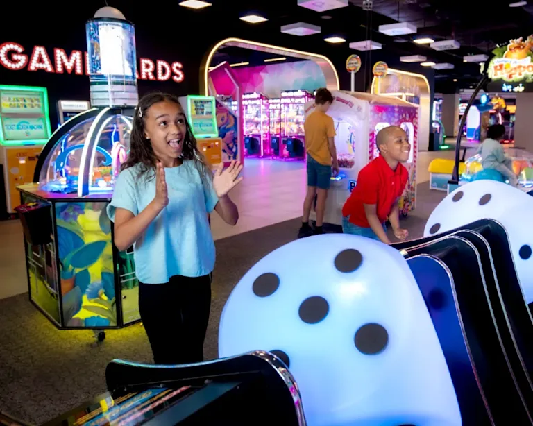 Arcade & game cards